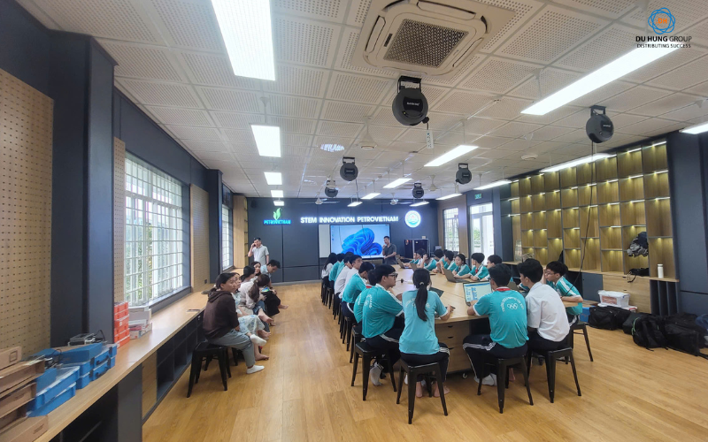 Triển khai phòng thực hành giáo dục STEM hiện đại tại Trường THCS & THPT Võ Văn Kiệt - An Giang