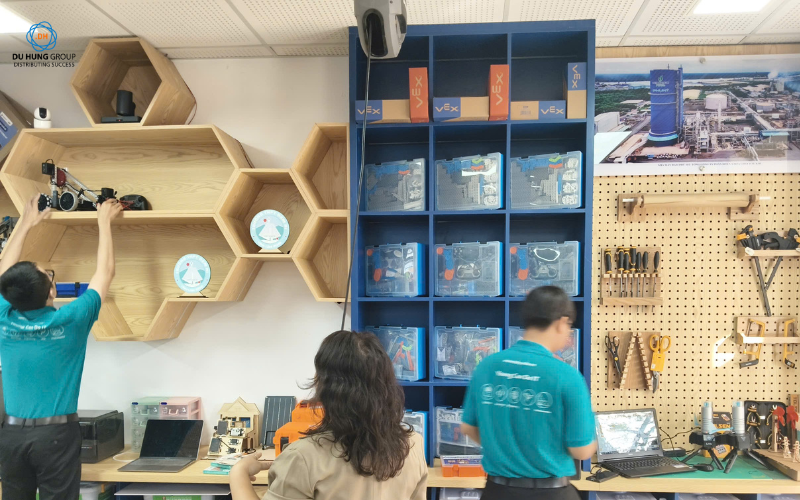 Triển khai phòng thực hành giáo dục STEM hiện đại tại Trường THPT Đạm Ri - Lâm Đồng